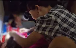 Lạ đời bắt con "sâu răng" qua... mắt