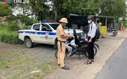 Học sinh chưa đủ tuổi đi xe phân khối lớn, xử lý cả người giao xe