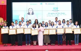 Bộ Giáo dục và Đào tạo tặng bằng khen các nhà giáo trong chương trình Chia sẻ cùng thầy cô