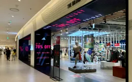 Black Friday: Khuyến mãi “sập sàn”, khách vẫn thờ ơ