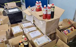 Ngăn chặn 30 tấn mỹ phẩm, thực phẩm... nhập lậu phục vụ thị trường Tết