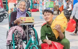 Ấm áp nghĩa tình từ "Gian hàng Tết 0 đồng"