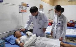 Nam thanh niên vỡ nhãn cầu, dập nát 2 tay do pháo tự chế nổ
