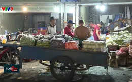 TP. Hồ Chí Minh: Tặng quà, giảm giá để kích cầu thị trường Tết