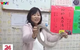 Truyền thống ăn súp rắn của người Hong Kong (Trung Quốc)