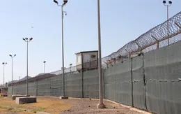 Mỹ bắt đầu chuyển người nhập cư tới căn cứ Guantanamo