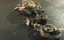 Va chạm với ô tô trên cầu Nhật Tân, nam thanh niên đi xe máy tử vong