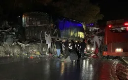 Xe khách va chạm xe đầu kéo, 6 người tử vong