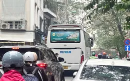 Vì sao Hà Nội thí điểm cấm ô tô trên 16 chỗ vào phố cổ, Hồ Gươm?