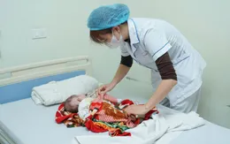 Phẫu thuật cho trẻ sơ sinh mắc dị tật thoát vị tủy - màng tủy