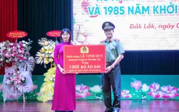 Tặng hơn 1.000 bộ áo dài nhân Ngày Quốc tế Phụ nữ