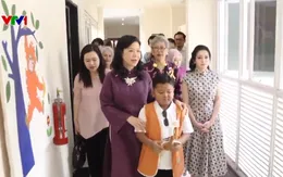 Phu nhân Tổng Bí thư Tô Lâm thăm Tổ chức Chăm sóc trẻ em ung thư Indonesia