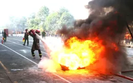 Cảnh sát PCCC&CNCH trình diễn tại hội thi chữa cháy, cứu nạn