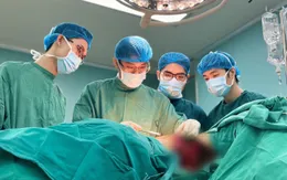 Sau 16 lần hóa trị ung thư vú, cô gái được phẫu thuật tạo hình để điều trị triệt căn