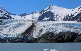 Các sông băng tan chảy đe dọa cuộc sống của 2 tỷ người