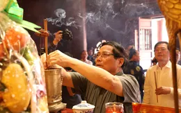 Thủ tướng Phạm Minh Chính dâng hương tại Khu di tích Đền thờ Tây Sơn tam kiệt