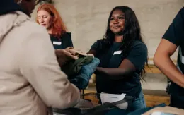 Sức mạnh của lòng tốt trong một thế giới hỗn loạn