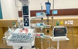 Cứu sống bé 2 ngày tuổi bị teo thực quản bẩm sinh