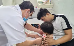 Chăm sóc trẻ đúng cách khi bị tiêu chảy