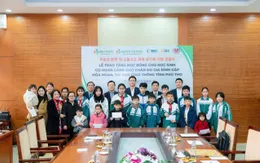 Quỹ văn hóa DB Kim Jun Ki tặng 53 suất học bổng cho học sinh khó khăn tại Phú Thọ và Hải Dương