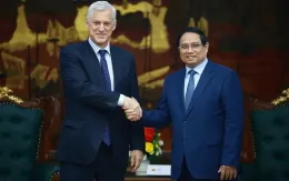 Thủ tướng đề nghị Standard Chartered hỗ trợ xây các trung tâm tài chính quốc tế