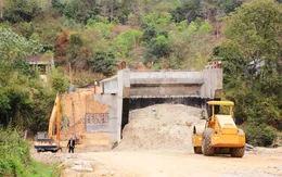 Nghệ An đầu tư xây dựng nhiều cầu cứng qua sông Nậm Mộ