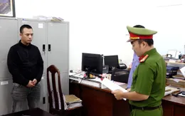 Khởi tố đối tượng tông xe vào CSGT rồi bỏ chạy