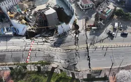 Hàn Quốc: Sập hầm tàu điện ngầm đang thi công, sơ tán khẩn cấp 2.300 người