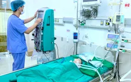 Bé 11 tháng mắc sởi biến chứng suy hô hấp, viêm phổi nặng