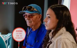 Khách nước ngoài ấn tượng với Bảo tàng Lịch sử Quân sự Việt Nam