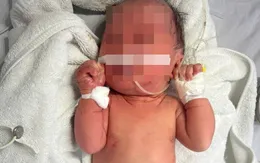 Cứu bé sơ sinh bị bỏ rơi bên bờ sông, côn trùng đốt khắp người