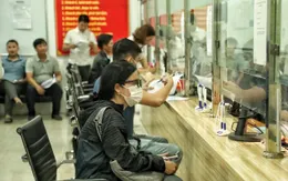 Xử lý 5 đối tượng "cò mồi" tại các điểm cấp, đổi giấy phép lái xe ở Hà Nội