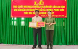 Tài xế xe ôm chở nghi phạm giết 2 mẹ con vào trụ sở công an