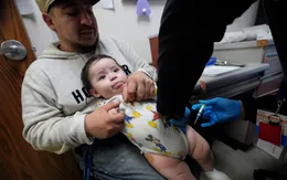 Chương trình vaccine miễn phí cho trẻ em tại Mỹ bị đe dọa do cắt giảm ngân sách