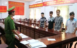 Bắt khẩn cấp 4 thanh niên gây rối trật tự công cộng