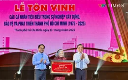 TP Hồ Chí Minh vinh danh những người Việt Nam ở nước ngoài tiêu biểu trong 50 năm xây dựng và phát triển