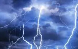 1 người tử vong do sét đánh khi trú mưa tại lán ruộng