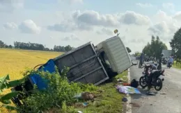 4 người thương vong sau va chạm giữa xe chở rác và 2 xe máy