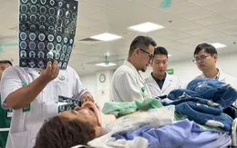Bệnh viện Hữu nghị Việt Đức tiếp nhận các nạn nhân vụ tai nạn giao thông tại Vĩnh Phúc