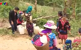 Vòi nước khô cạn, người dân miền núi mòn mỏi chờ nước sạch