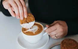 4 mẹo để kiềm chế cơn thèm đường và tăng cường khả năng miễn dịch