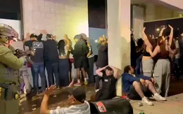 Đột kích hộp đêm tại Mỹ, bắt giữ hơn 100 người nhập cư trái phép