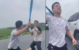 Bắt khẩn cấp tài xế xe bán tải dùng gậy bóng chày đánh người sau va chạm giao thông
