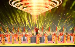 Xúc động, tự hào với “Non sông gấm vóc - Một dải vinh quang”