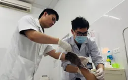 Giữ lại bàn tay cho người đàn ông sau sự cố nghề điện