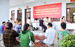 Hải quân khám, cấp thuốc miễn phí cho người dân Phú Quốc