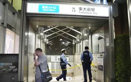 Tấn công bằng dao tại ga tàu điện ngầm Tokyo, hai người bị thương