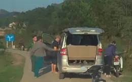 Thuê xe 200.000 đồng đi mua ma túy 5 triệu, 3 người đàn ông bị bắt