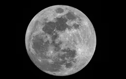 Trọng lực tiết lộ lý do Mặt Trăng có hai mặt khác biệt
