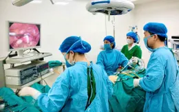Đau bụng âm ỉ nhiều tháng, người phụ nữ phát hiện vòng tránh thai "đi lạc" trong ổ bụng